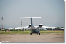 Antonov An-72 RussiaAF-Douchanbe-07mai2008-DSC_0104.jpg